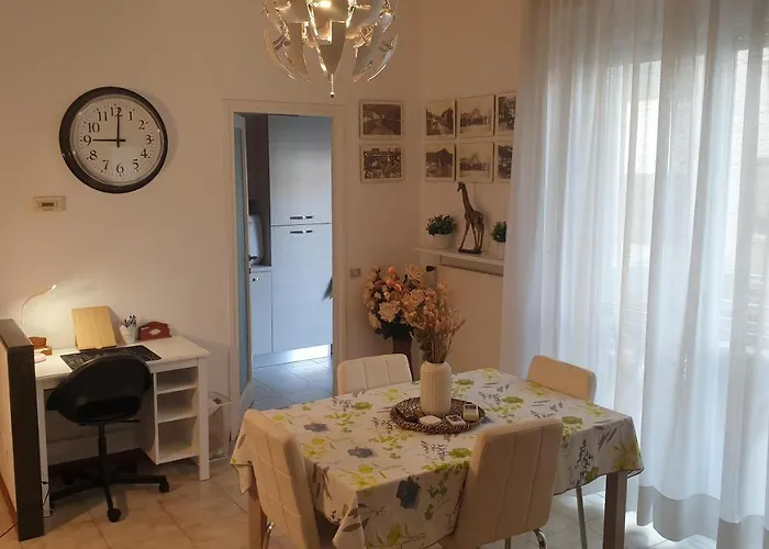 Casa Vacanze Serena アパート コモ